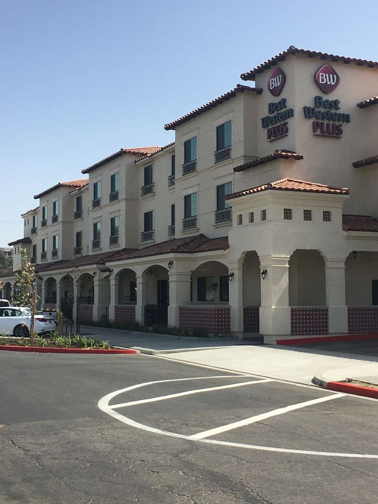 Best Western Plus Temecula Wine Country Hotel & Suites מראה חיצוני תמונה